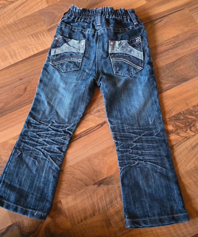 Mädchen Jeans Gr. 98 mit Stickerei Gr. 98