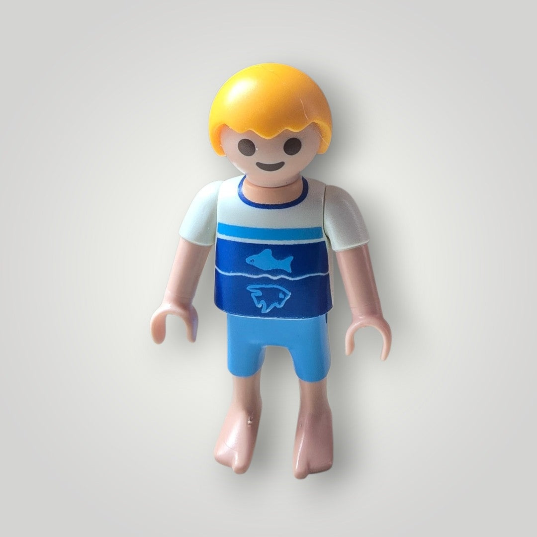 Playmobil Figur Junge mit Fisch Motiv Oberteil 30102510/4149 (2010)